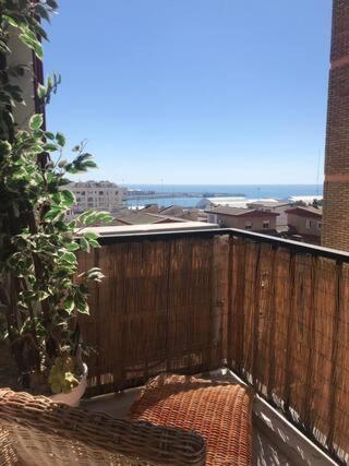Infostays Maria Zambrano Malaga Ngoại thất bức ảnh