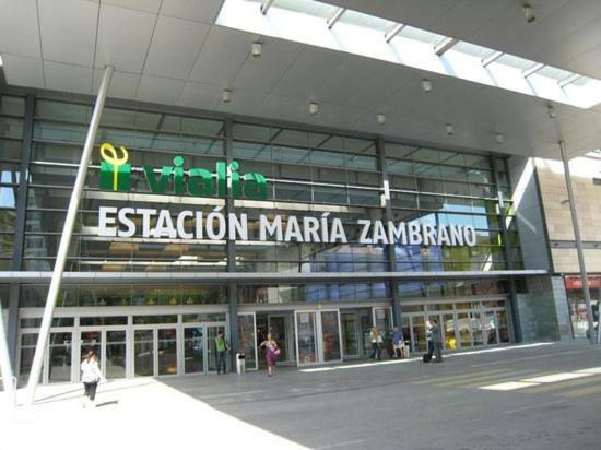 Infostays Maria Zambrano Malaga Ngoại thất bức ảnh