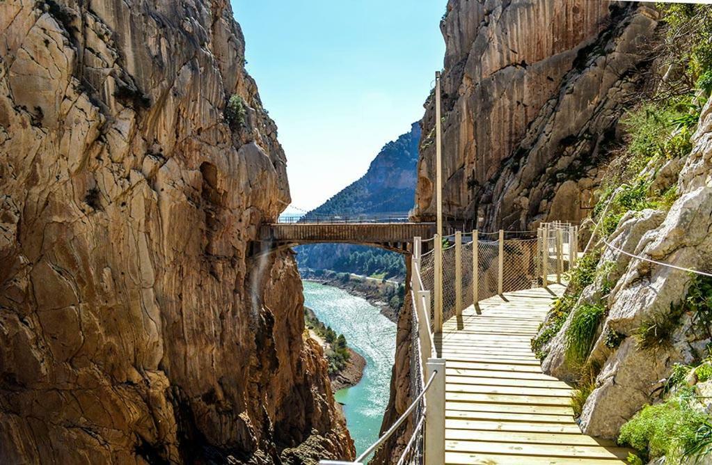 Infostays Maria Zambrano Malaga Ngoại thất bức ảnh